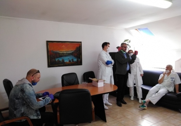Humanost u vrijeme korone – Partner Općoj bolnici Gračanica donirao termovizijsku kameru  